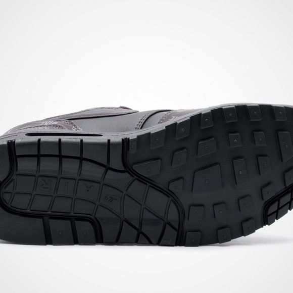 NEW Nike  Air Max 1 LX Black Purple Logo Print - Picture 6 of 8